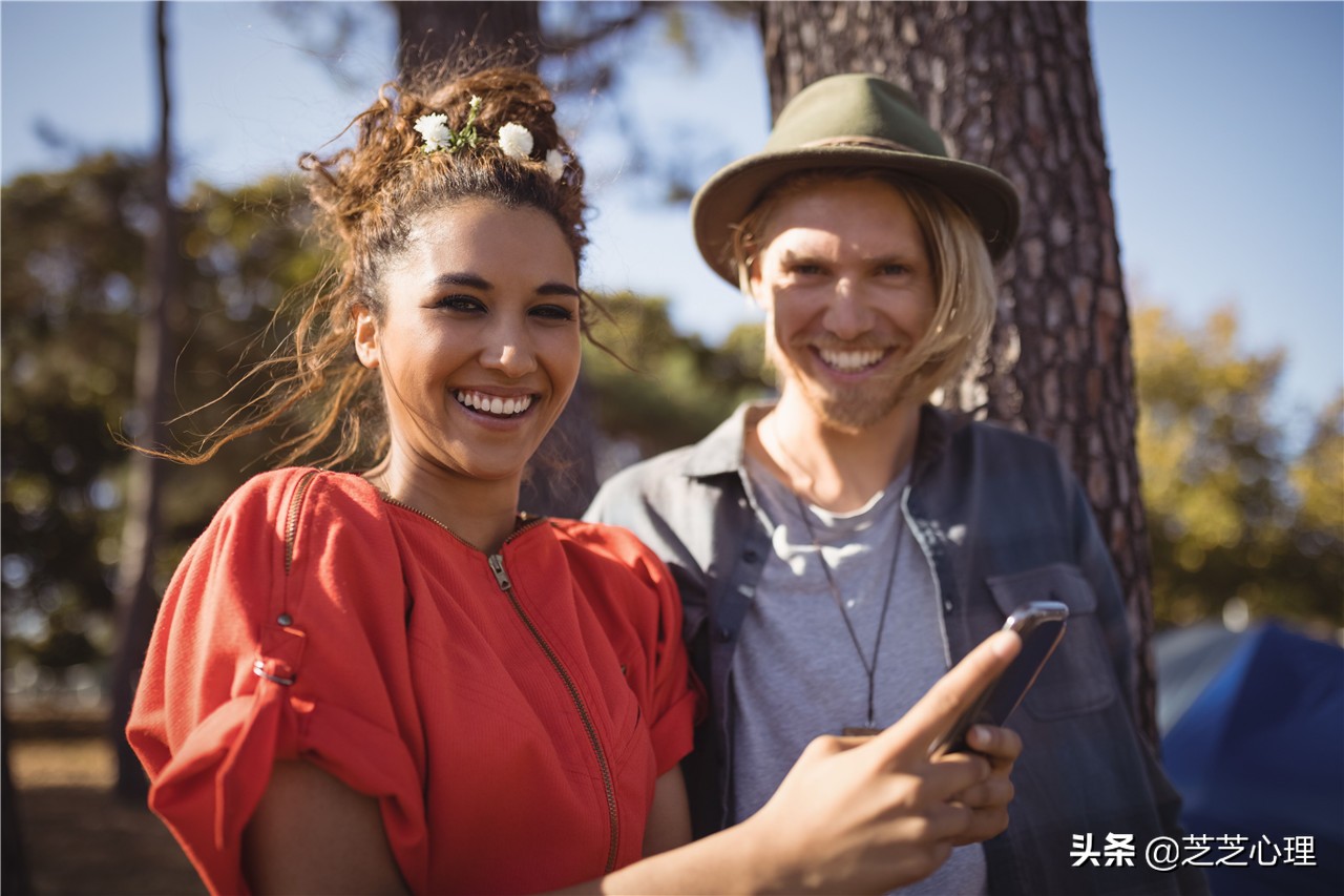 心理学：600多人的小调查告诉你，男生喜欢上女生的14个瞬间