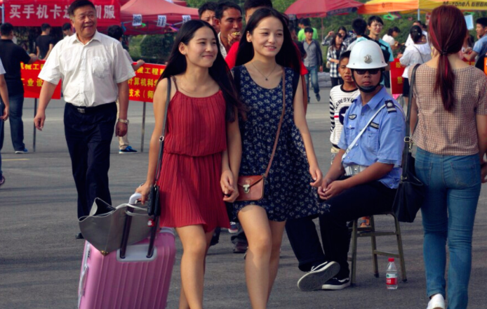 多所大学发通知，对“新生入学”有新要求，不按要求准备或被退学