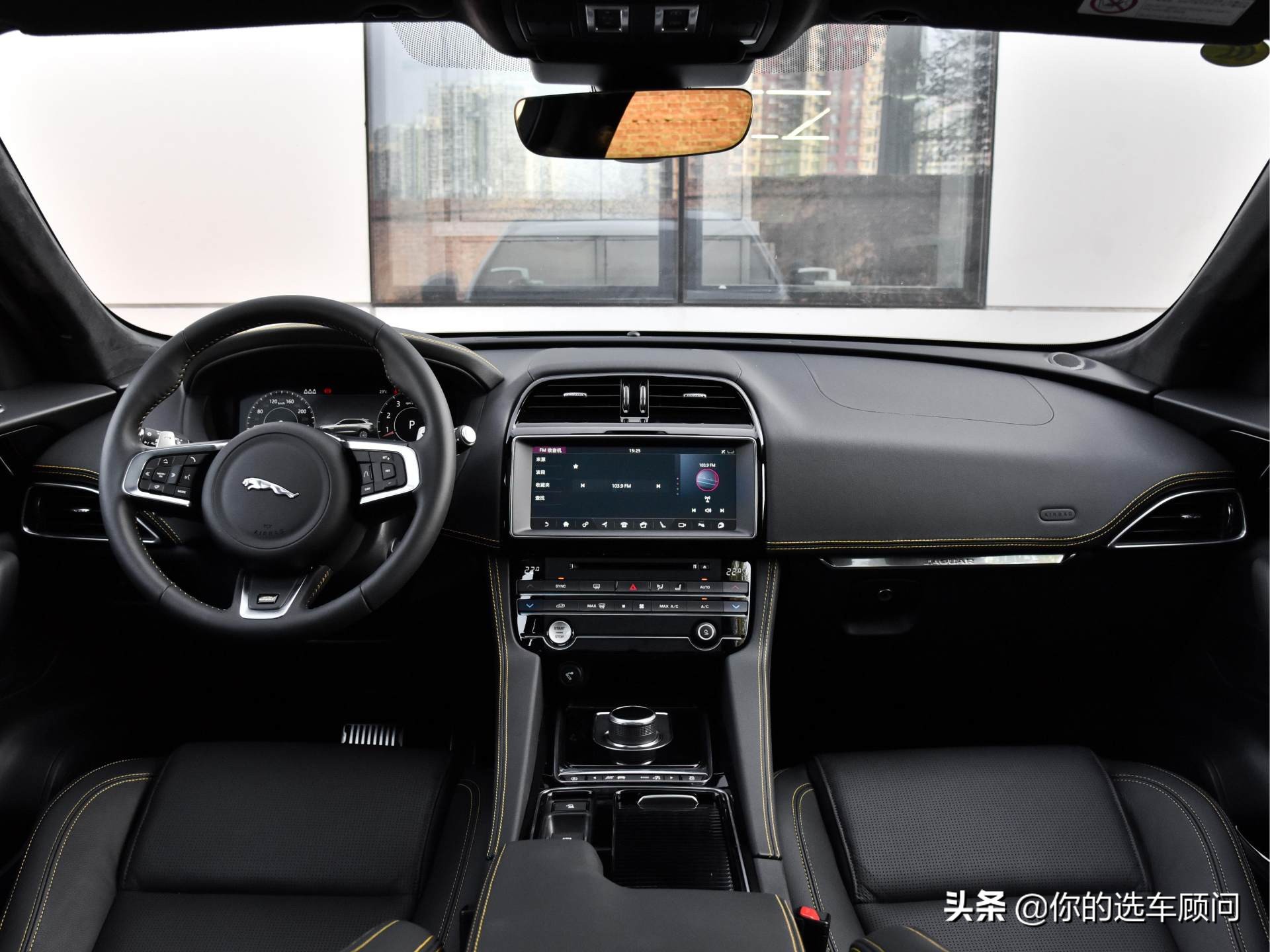 进口高端SUV，优惠力度大，空间够大加速快，实拍捷豹F-PACE