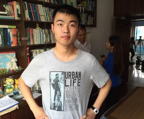 浙江省理科状元张振宇：高考749分，还被父亲嫌弃考得太差？