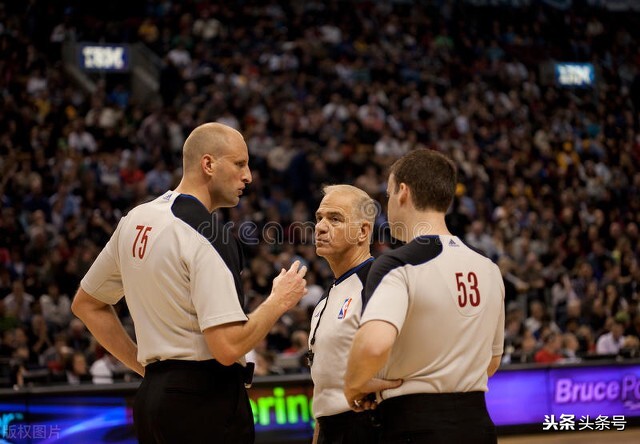 为什么nba裁判没有黑人(真有那么多的黑幕吗？看看NBA的裁判是怎么吹哨的)