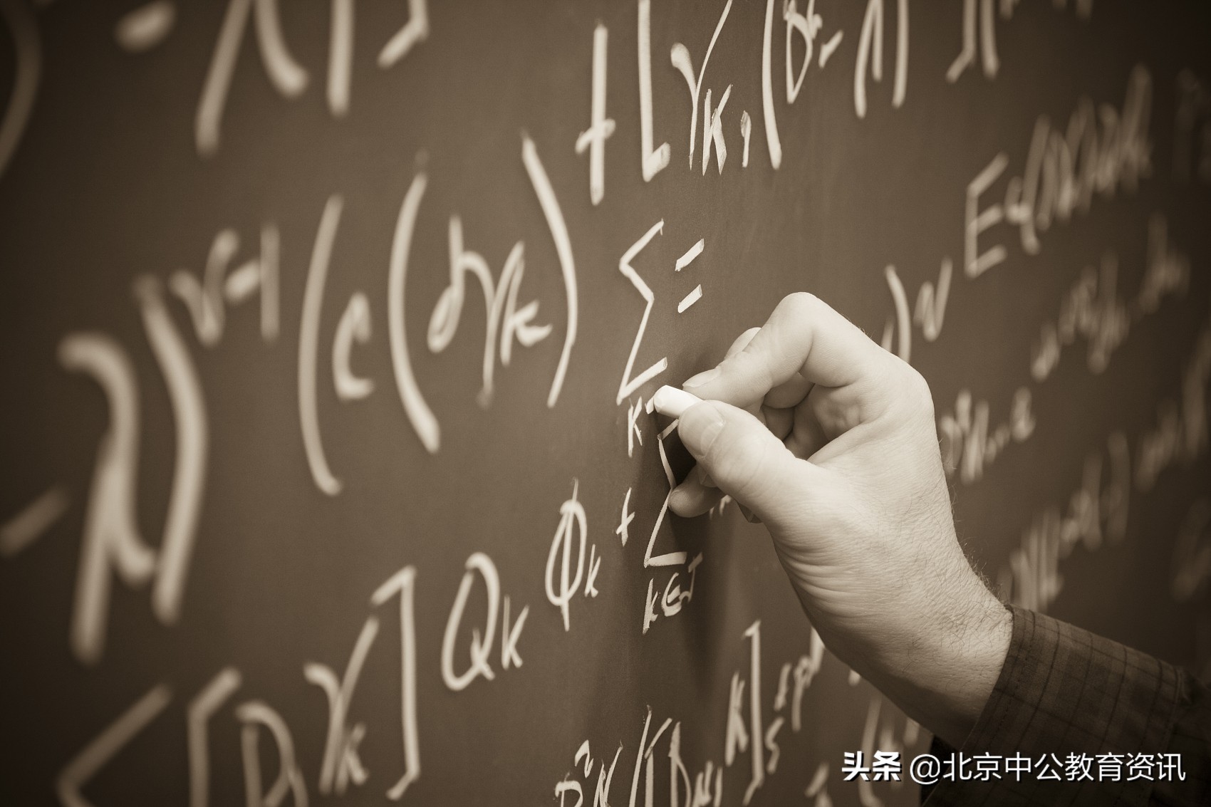2022公务员考试行测技巧：排列句子顺序题型解析与解题策略