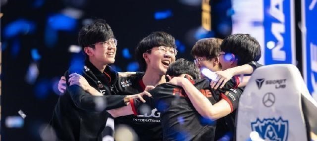 逆转韩国夺冠的EDG能获多少奖金？网友：打游戏也能赚这么多钱？