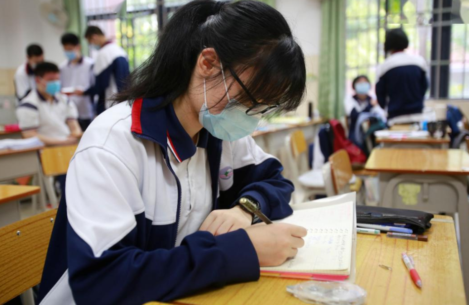 高考分刚过本科线，报“专科”还是“三本”？老师的建议很实在