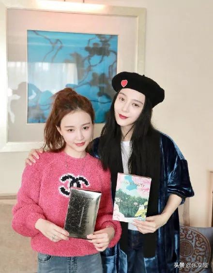 她把房间改造成时髦直播间，赶超李佳琦，一夜就是上百万关注量