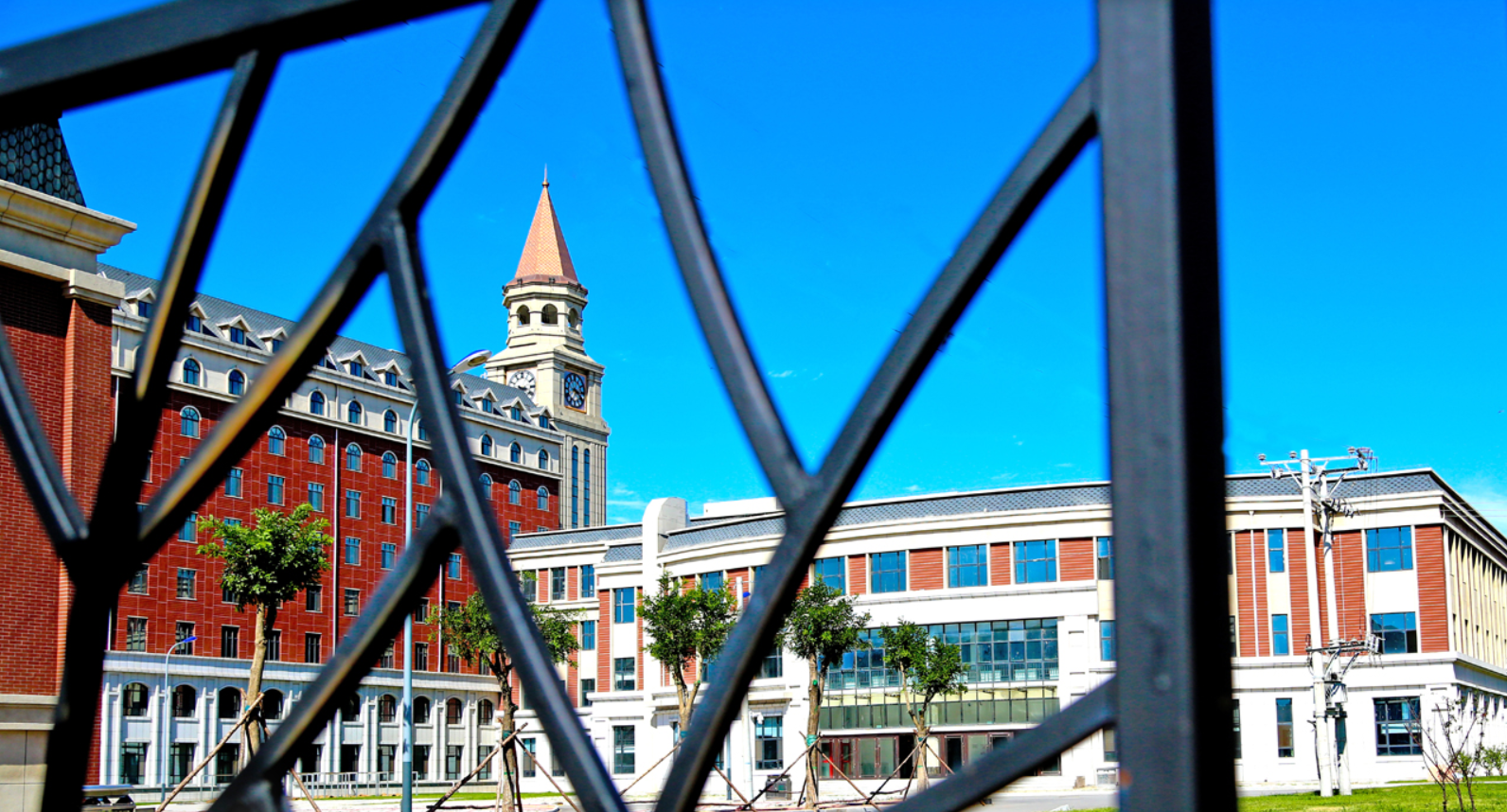 爆冷！辽宁这所大学太悲催了，300多分上本科，仍缺额1081人