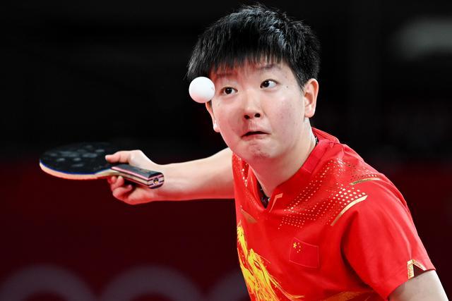 孙颖莎3-0大获全胜(拒绝逆转！孙颖莎轰3-1再赢伊藤美诚，国乒2-0领先日本队胜券在握)