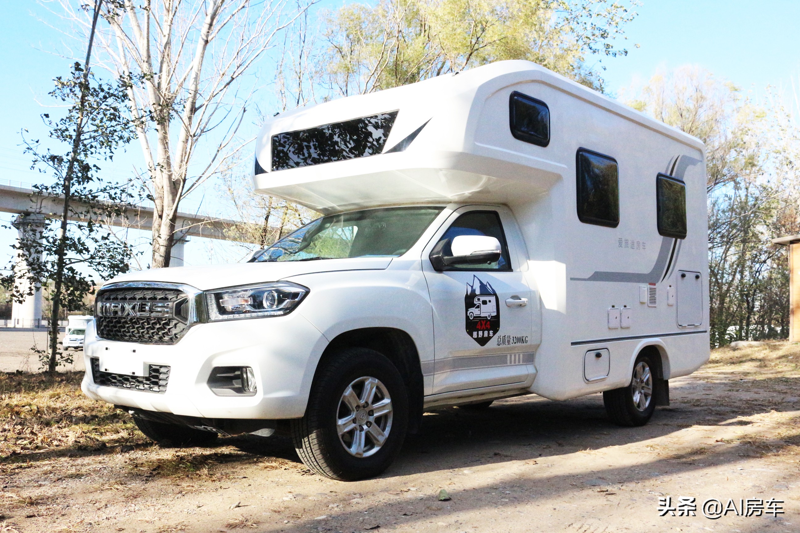 适合打工者的越野房车!大通t60四驱动力,配置很高能吃住,c本开