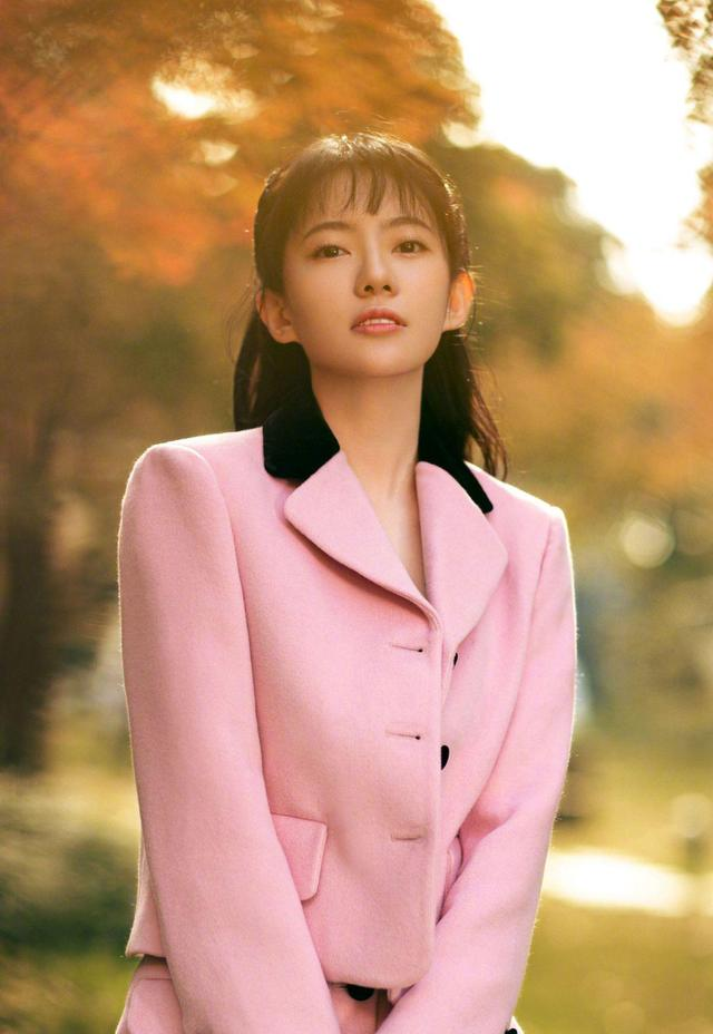 刘萌萌公园写真照,纯真可爱,女神就是不一样