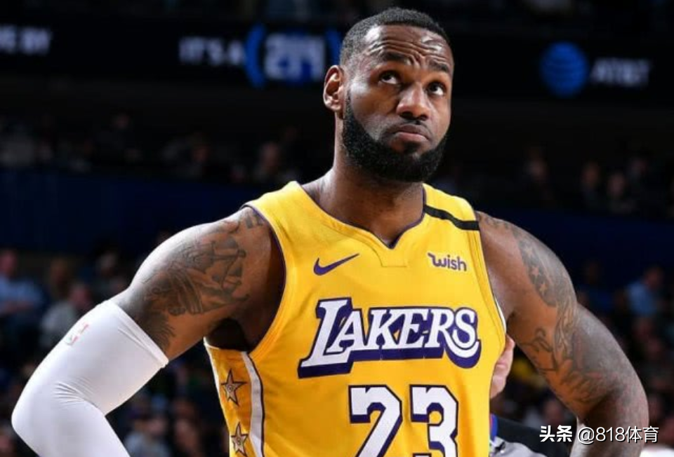 nba为什么要沾镁(豪横!詹皇直播中吹完一桶桶装水,自曝每天要喝掉7斤6两矿泉水)