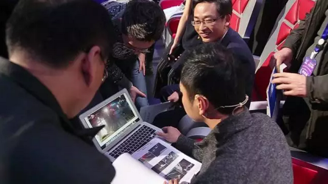 这家伙模拟考交白卷，努力俩月考上清华大学，和日本比赛还打瞌睡