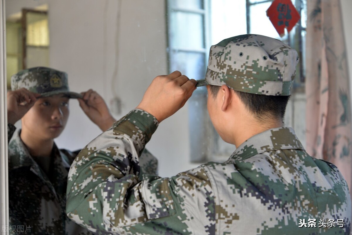 2022年当兵最好不要大学没毕业去，六点原因，利与弊说清楚