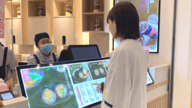 一口气吃光17款招牌！陕西开一家火一家的饭团到底有多牛？