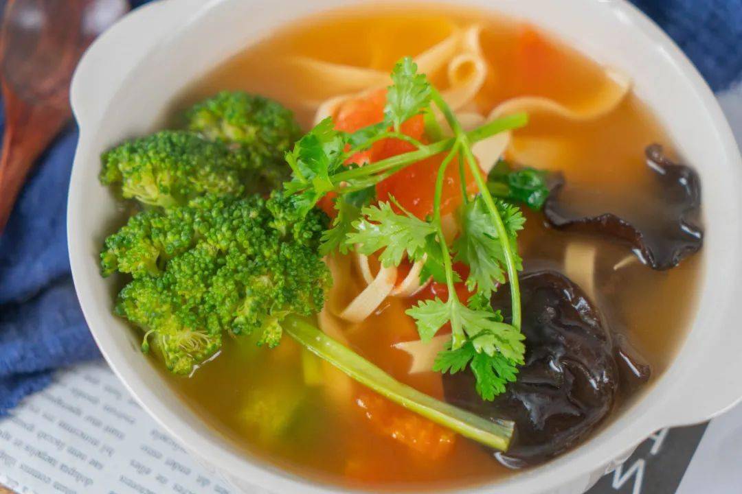 图片[5]-【豆皮木耳蔬菜汤】做法步骤图 汤鲜味美又简单易做-起舞食谱网