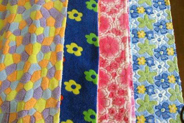 法兰绒和珊瑚绒哪个好 珊瑚绒是什么材质 珊瑚绒床单的危害