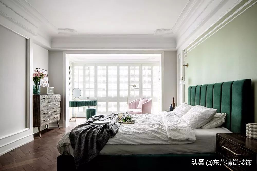 30款卧室阳台装修效果图，卧室阳台窗帘这样装真美