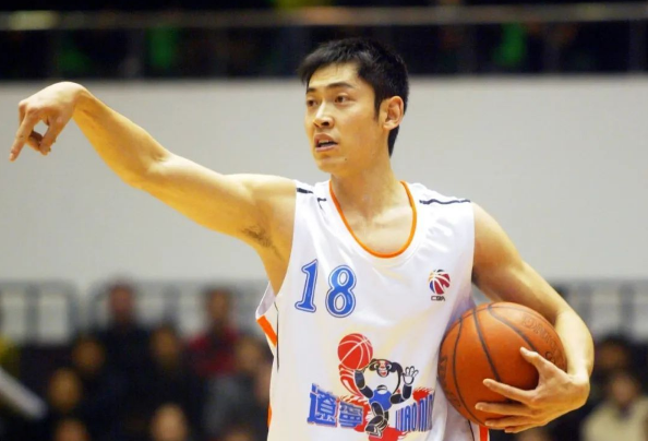nba有哪些辽宁籍球员（辽宁男篮队史上的十大国内球员）