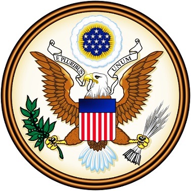美国国徽主体为一只胸前带有盾形图案的白头海雕(秃鹰).