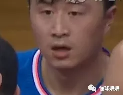 最强nba裁判说过哪些话(神场面！裁判低头当众道歉，场上教练和球员都懵了)