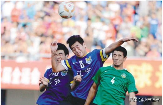 足球里面的乌龙球是什么意思（世界足坛最诡异的5个乌龙球？大风吹进自家球门，4将合力破自家门）