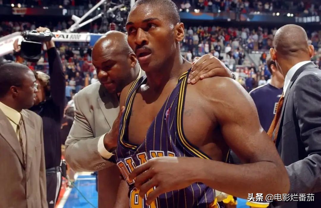 nba球星有哪些紀(jì)錄片（史上最慘烈的NBA斗毆現(xiàn)場(chǎng)！這部紀(jì)錄片，揭開(kāi)奧本山宮殿沖突之謎）