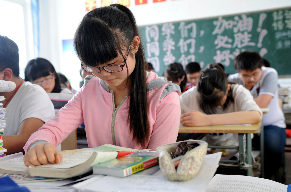 江苏35名学霸提前被清北录取，28人来自同一中学，为何如此优秀