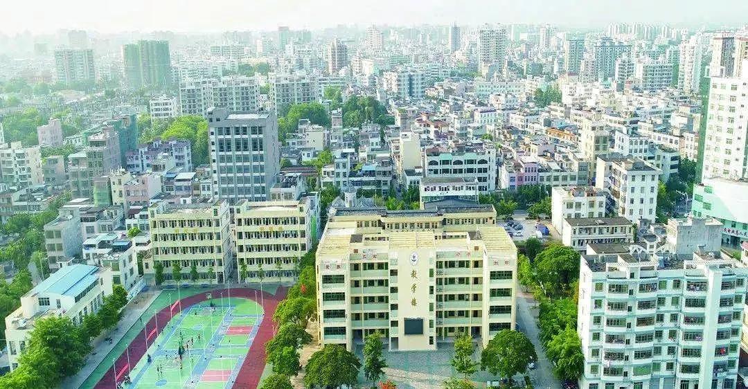 海南省琼海市8所高中，都叫什么名字？