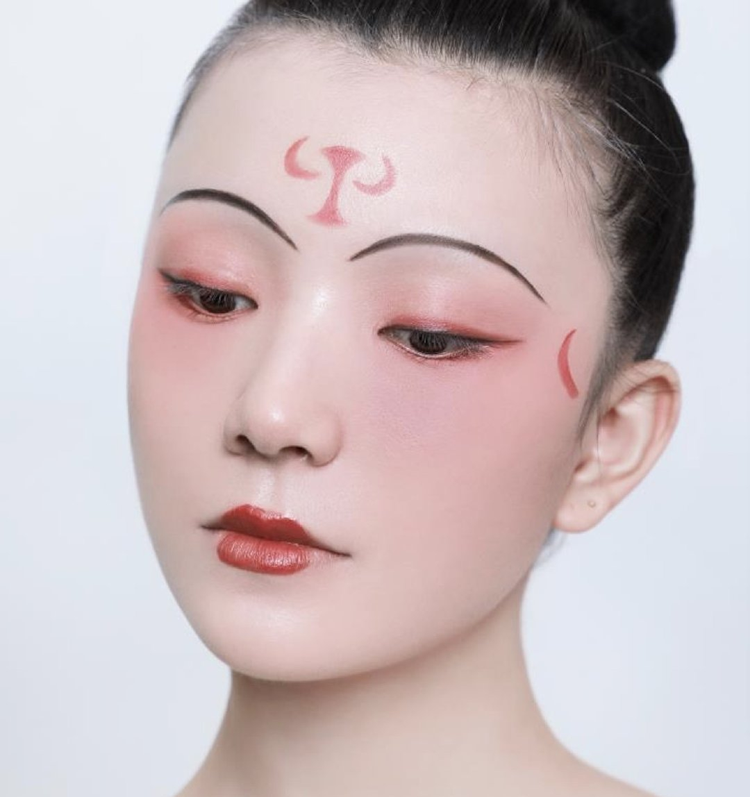 唐代妆容(细数唐朝各个不同阶段的妆容,初唐娇俏,盛唐精致,晚唐的有点