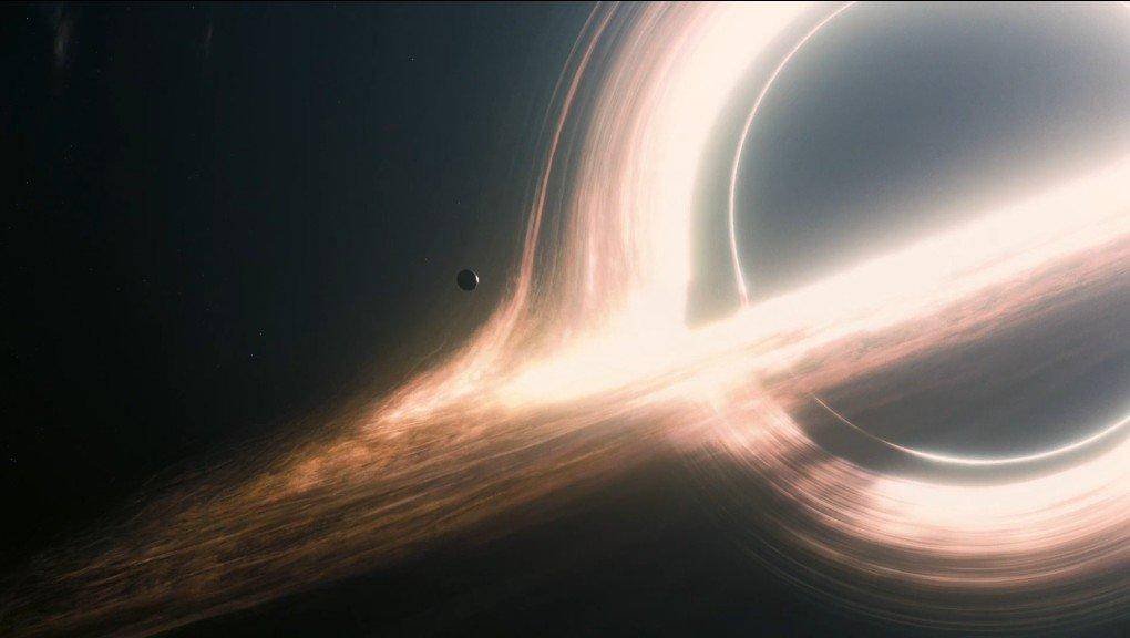 虫洞是什么？电影《星际穿越》中是如何依靠虫洞在星球间穿行的？