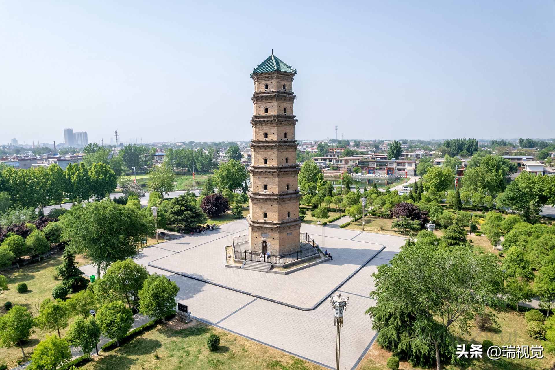 卫辉镇国塔的故事图片 _飞翔号