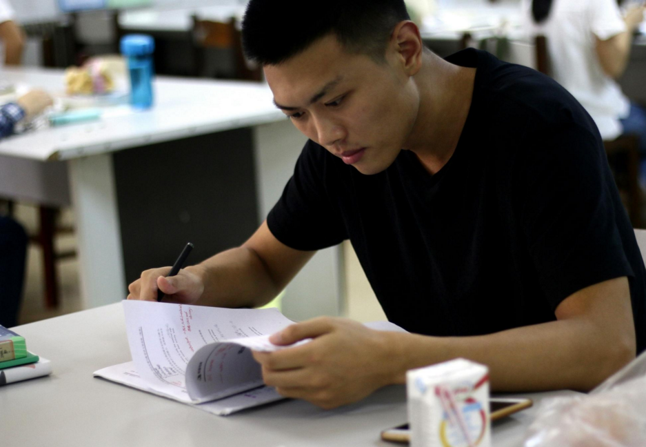 毕业多年才发现，文科生与理科生之间的差距，简直是大相径庭