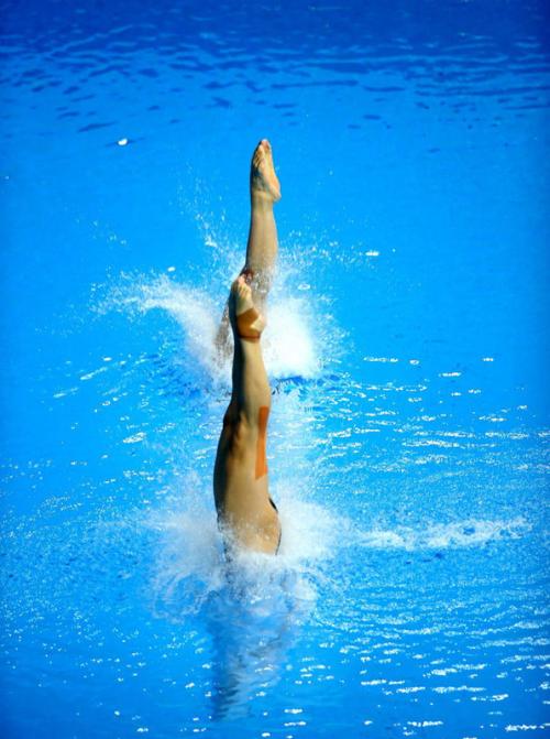 跳水跳台最高是多少(万米高度以无比优美姿势入水，会撞死吗？)