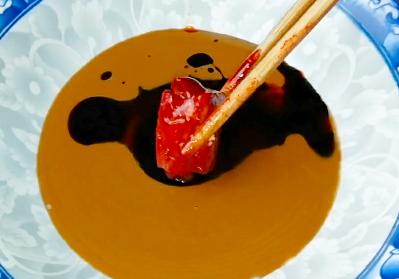 调麻酱汁，有人加水有人加油？都不对，大厨教你正确做法