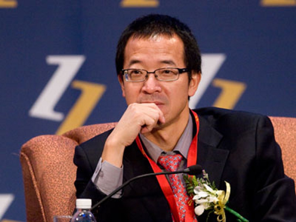 俞敏洪：给班里丑姑娘写情书，创业路上历经磨难，体面退场被称赞