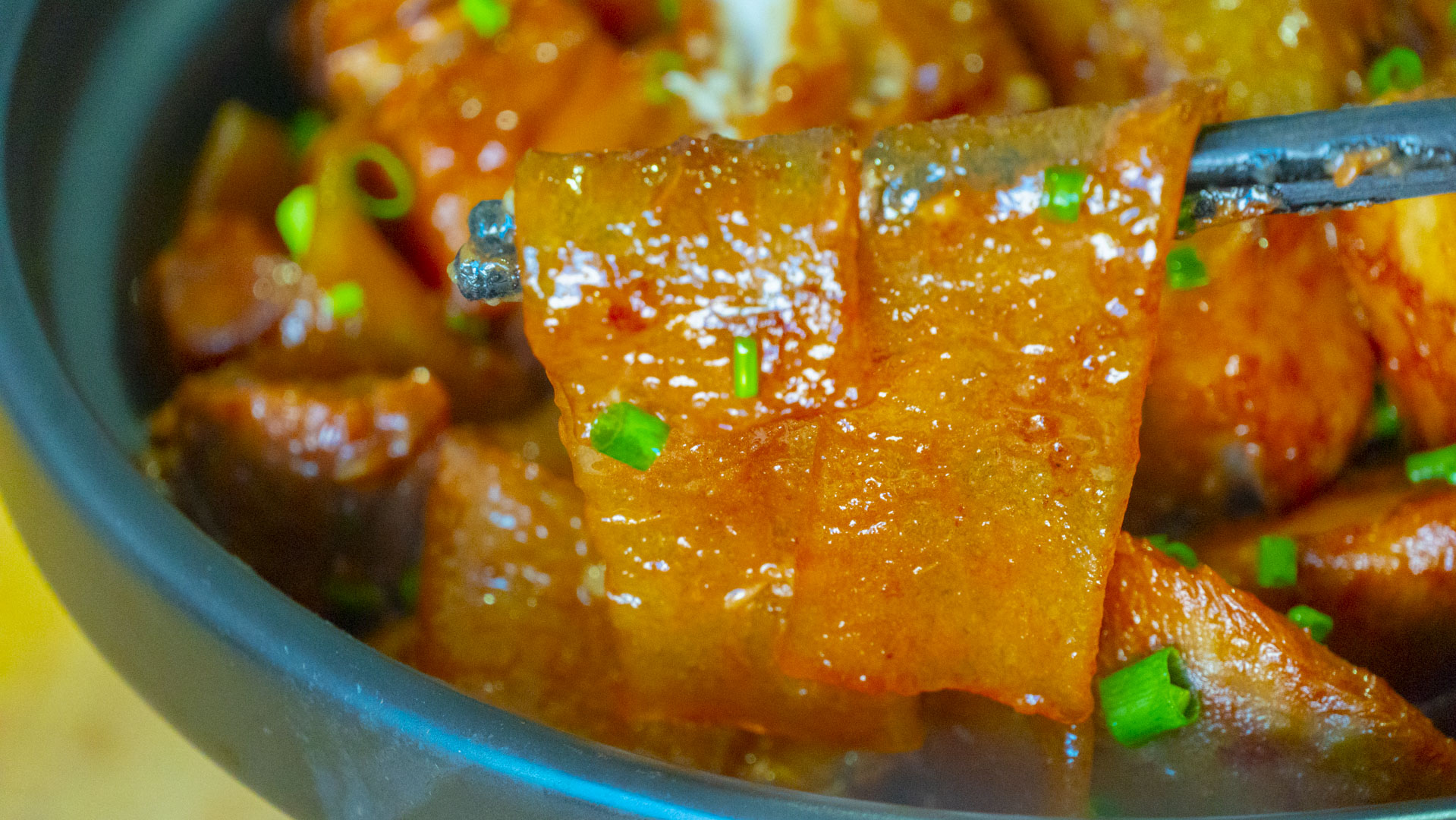 这才是芋头最好吃的做法，软糯鲜香，热乎乎的一大锅，上桌就抢光