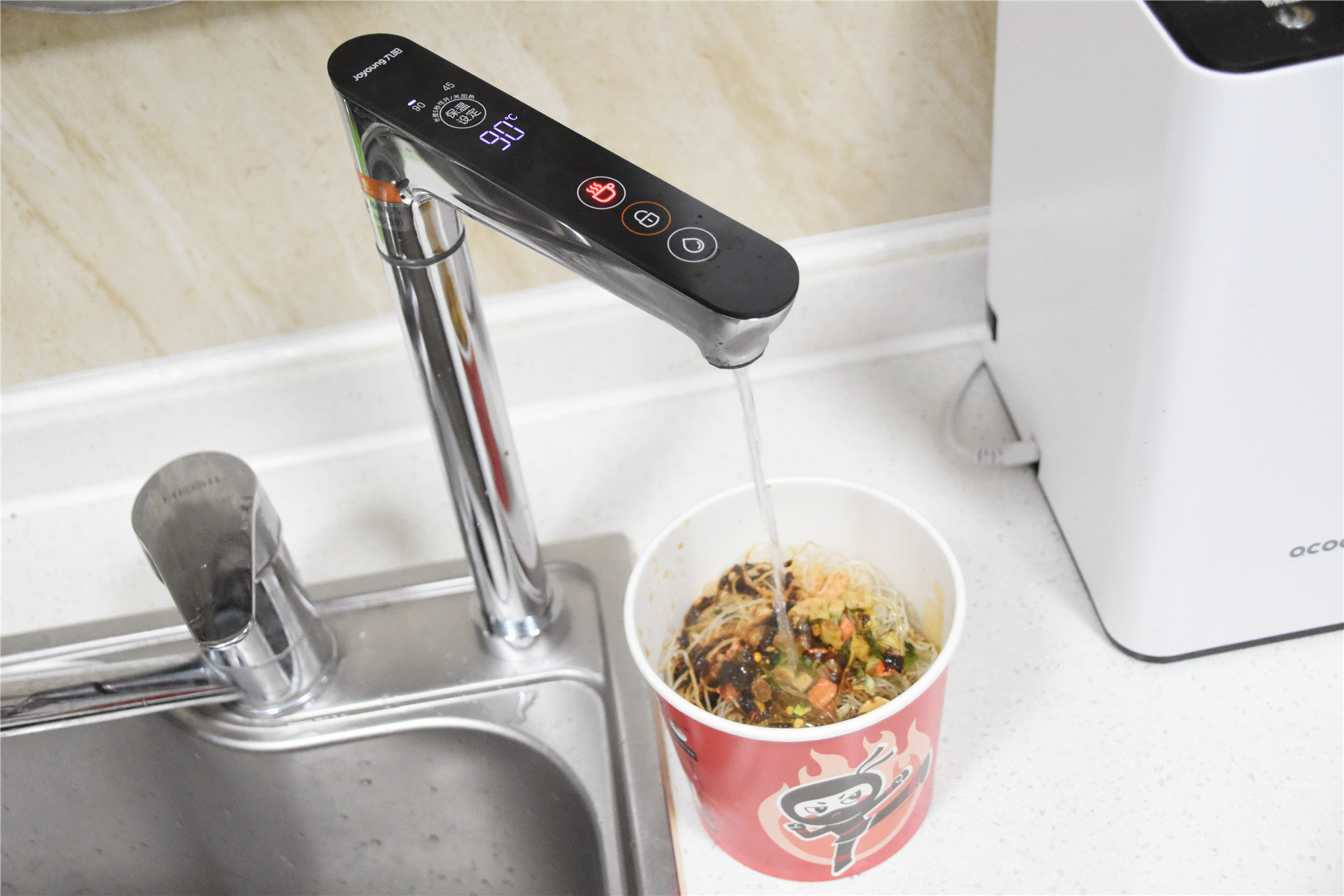 航天品质的净水专家！九阳热小净：会出热水的净水器