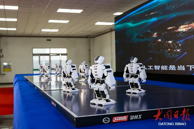 AI+教育！全省首个人工智能实验室落户大同市实验中学