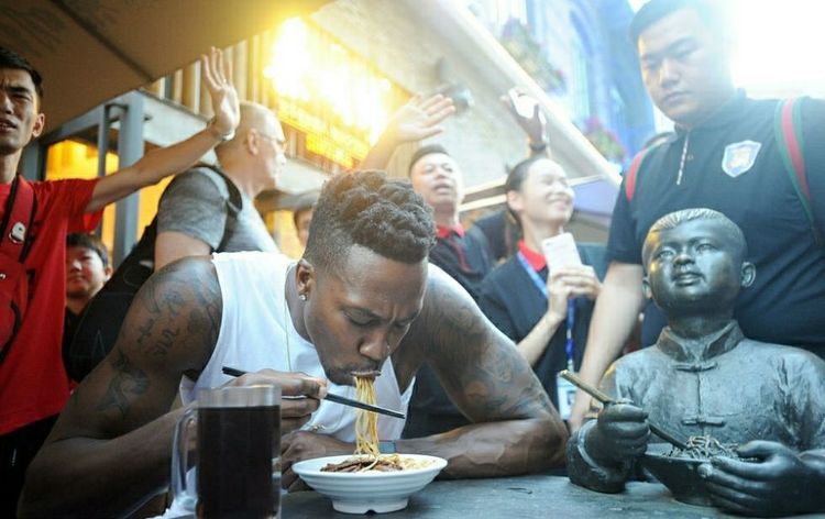 nba哪些球星来过海南（NBA球星融入中国生活：汤神跟大妈学广场舞，奥胖打麻将有模有样）