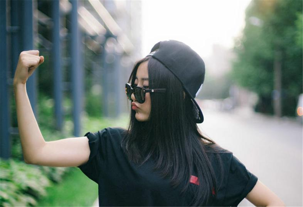 清华校花走红，文化课和艺考都是第一名，颜值与才华并存