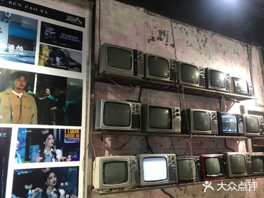 长春这家网红毛坯“厂房”烧烤店，凭什么能让跑男团去打卡撸串？