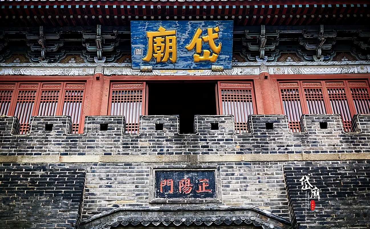 详细探索杜甫《望岳》的丰富含义