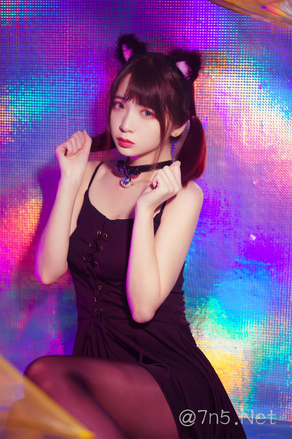 网络红人@疯猫ss 丝袜狂想曲(光)[34P/361.18MB]