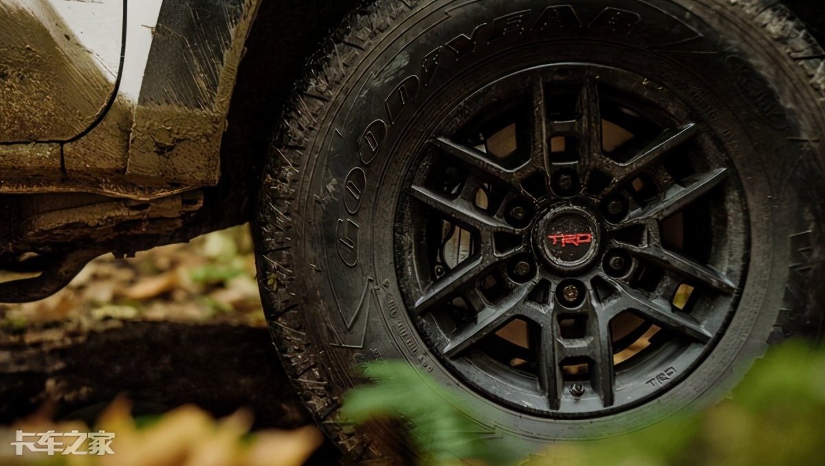 丰田第3代塔科马皮卡来了，在美国已经卖疯，只要17.2万