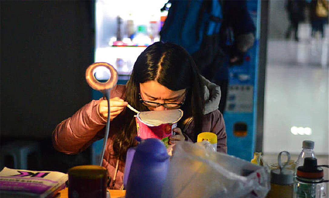 大一新生，每个月给多少生活费合适？1500元够吗？