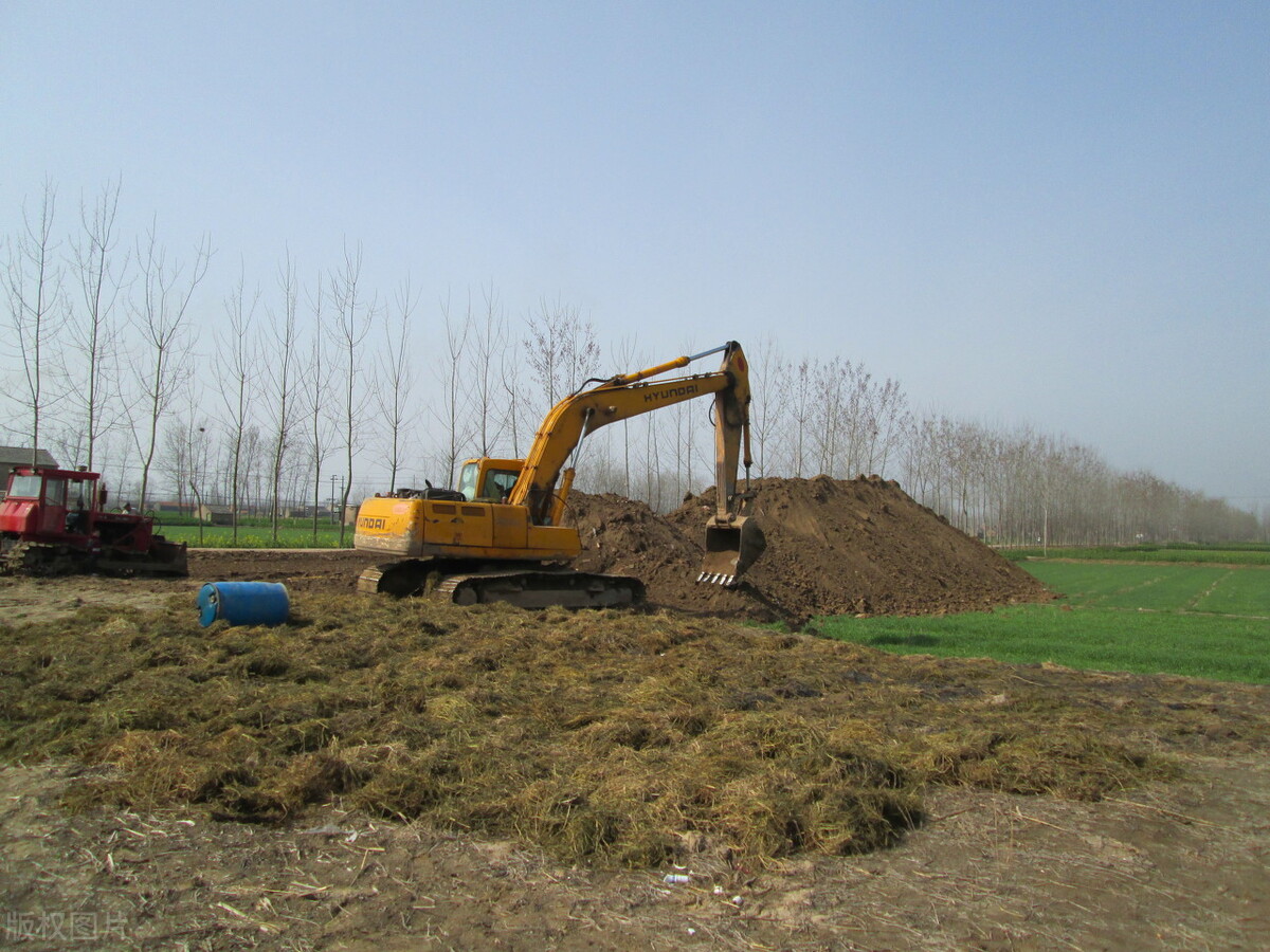 农村私卖耕地违法占地建房，应该怎么处理？两种行为均会付出代价