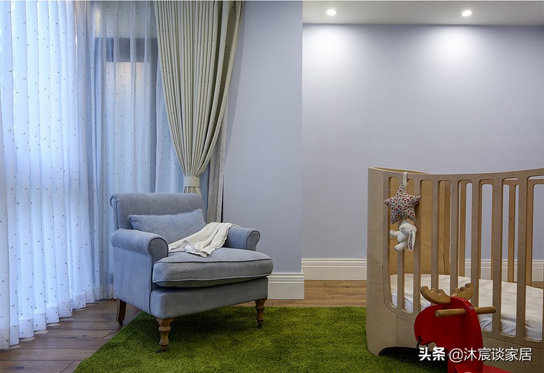 这套跃式满足我对家的所有想象，有庭院，有早教室，氛围温馨浪漫
