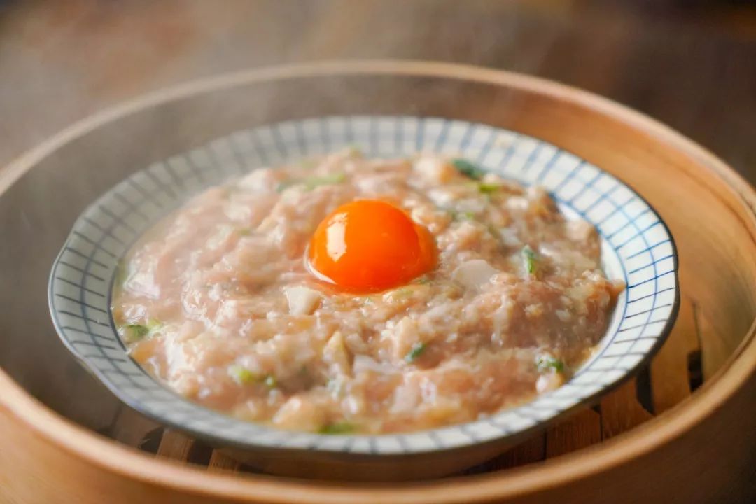 图片[2]-【咸蛋黄蒸肉饼】做法步骤图 解馋又下饭 连挑食的-起舞食谱网