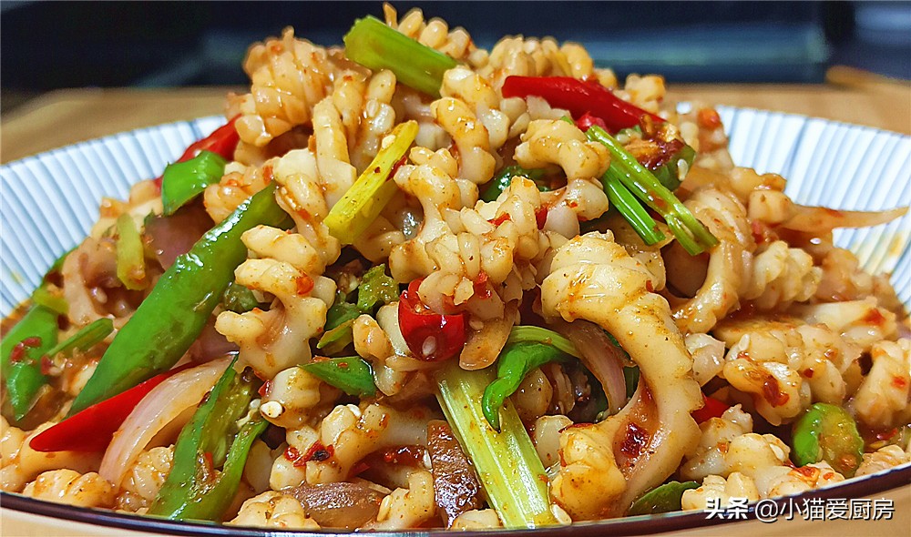 辣椒炒鱿鱼的家常做法好吃到流泪的辣椒炒鱿鱼