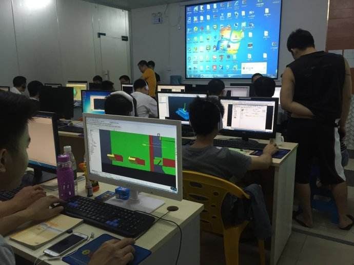 河南经济技术学校