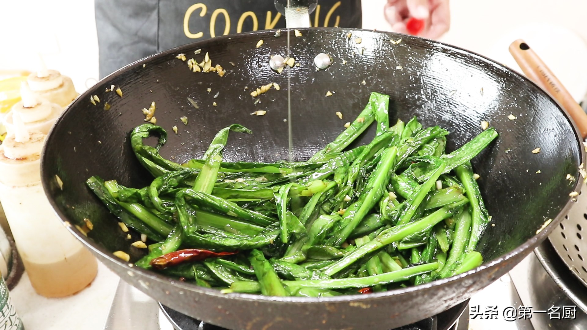 蒜蓉油麦菜,蒜蓉油麦菜的家常做法